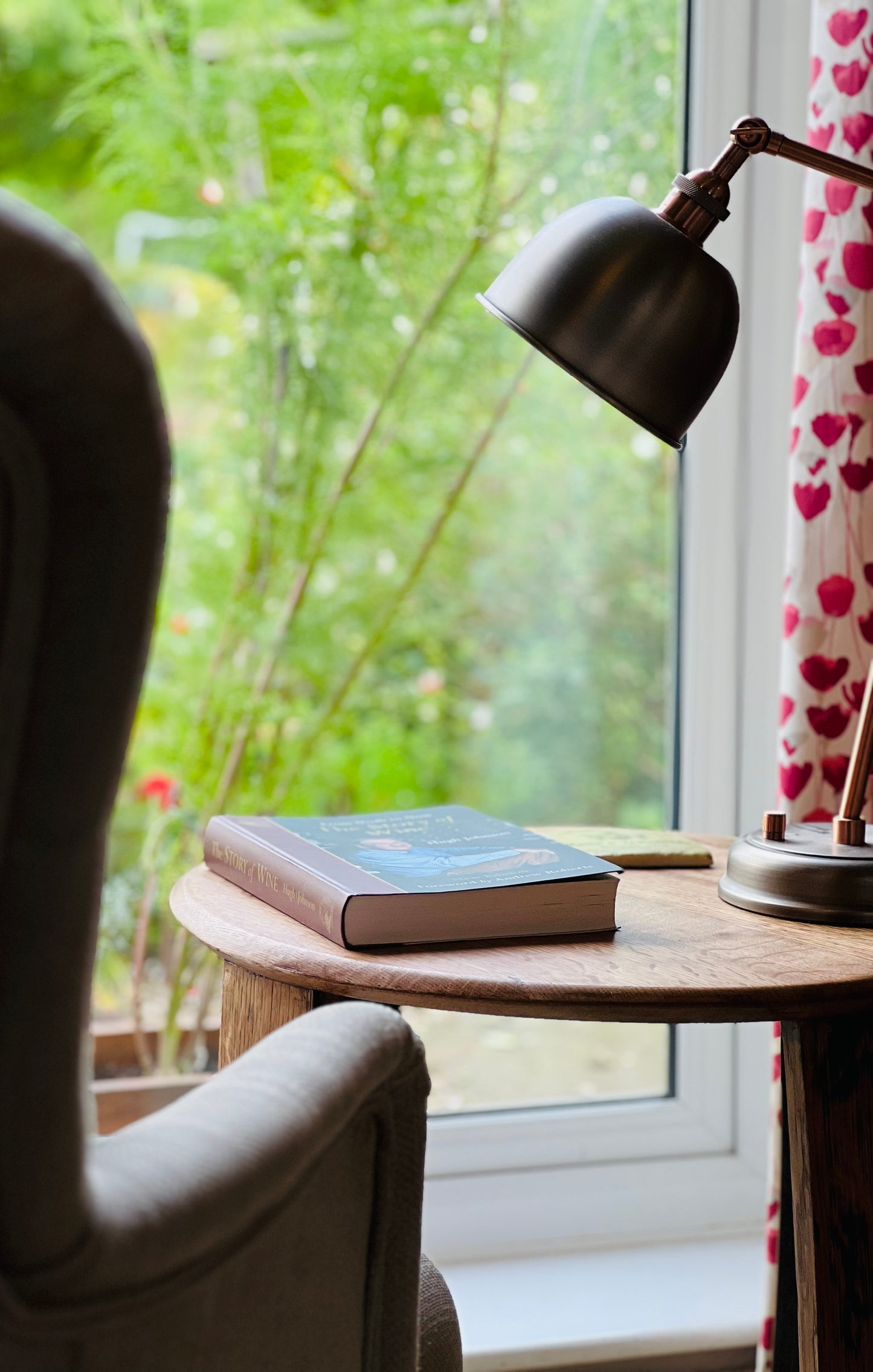 Kingsley Barrel Reading Table